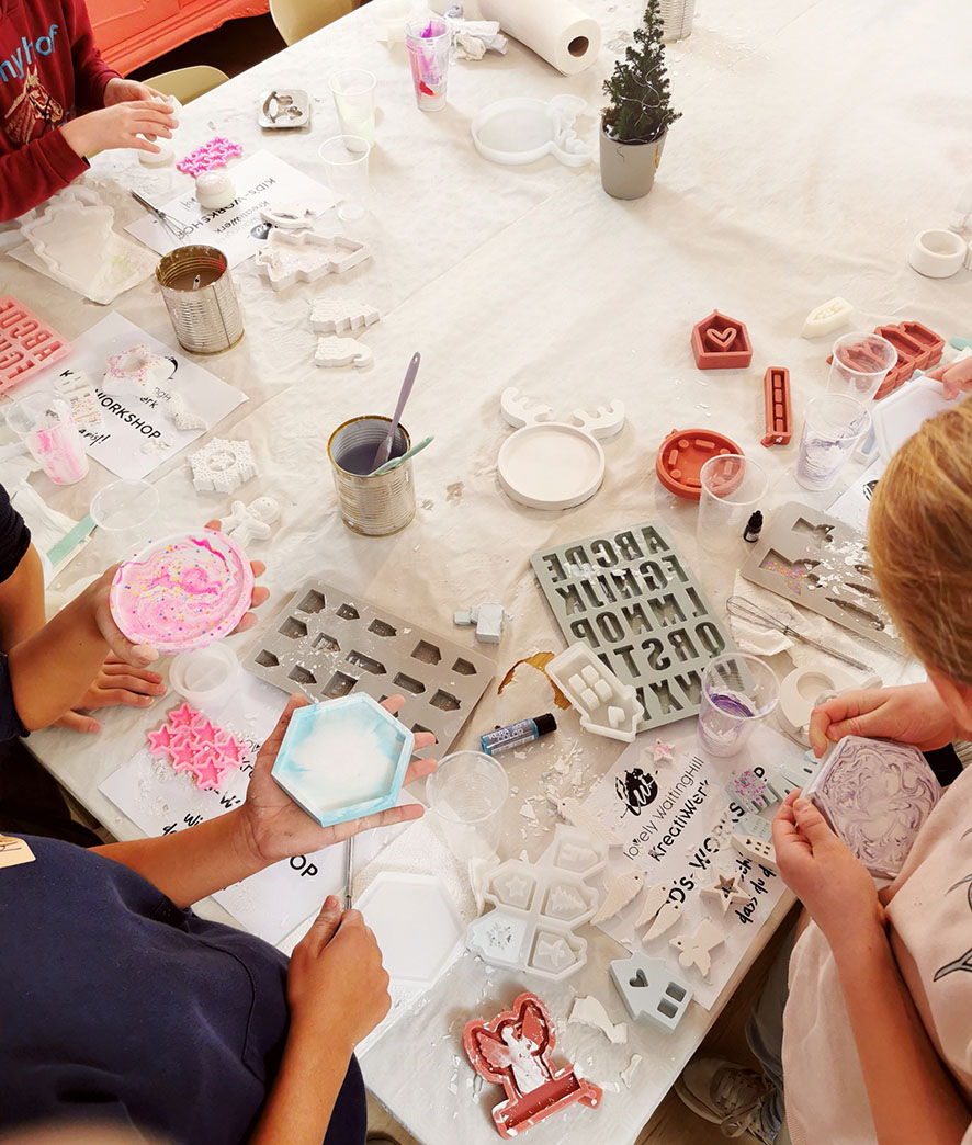 Kids Workshop kreativer Weihnachtsworkshop im kreativWerk in Pattensen bei Hannover mit einer großen Auswahl an Formen
